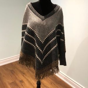 Poncho/sweater